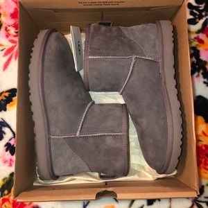 UGG classic mini boot